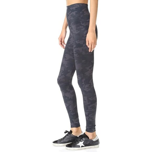 SPANX Look at Me Now Seamless Black Camo Leggings Shaping Smooth Stretchy - Picture 2 of 12